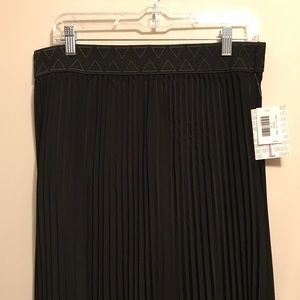 LuLaRoe Jill Skirt